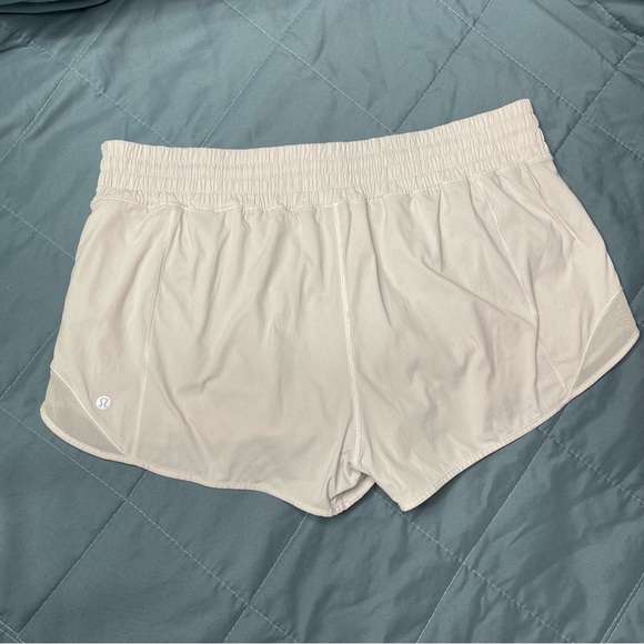 Lululemon Hotty Hot Shorts High Rise White 12 - Picture 4 of 8